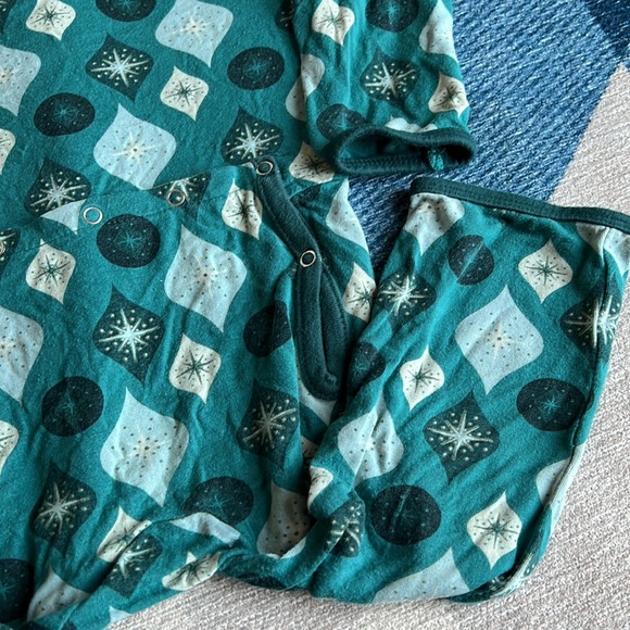 Kickee Pants 6-9 month Coverall Zip-Up Christmas Ornaments Green Print - Picture 13 of 15